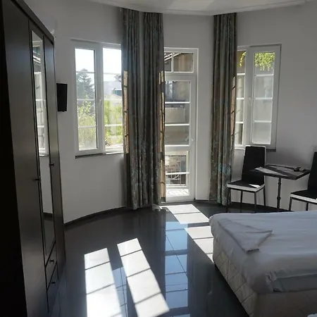 Seaside Guest Гостевой дом Бургас